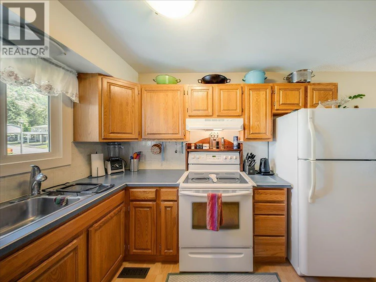 3358 Laurel Crescent, Trail, BC, V1T 4M5 - 5