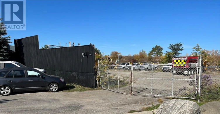 1 Whitlam Avenue, Toronto, ON, M8V 2K2