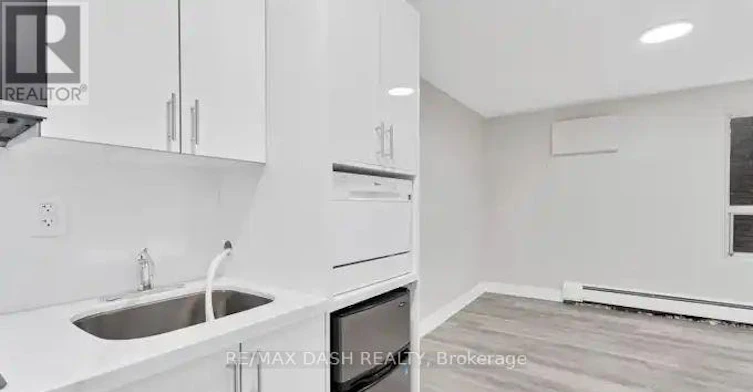 101-7 Thorburn Avenue, Toronto, ON, M6K 1C4 - 9