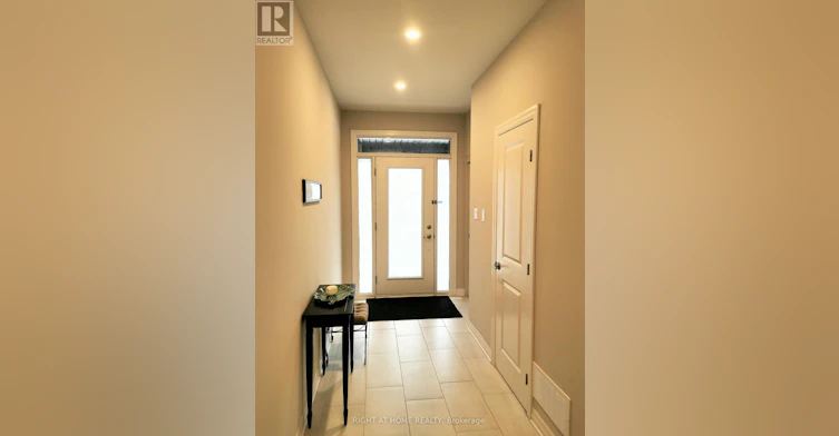 321 Lysander Place, Ottawa, ON, K1K 3X8 - 2