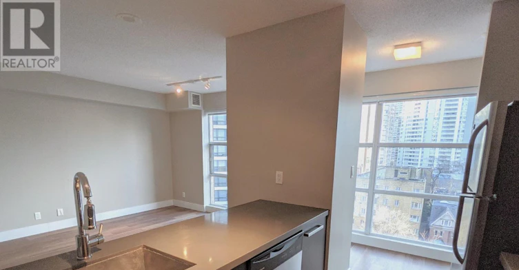 1106-11 St Joseph Street, Toronto, ON, M4Y 1J8 - 3