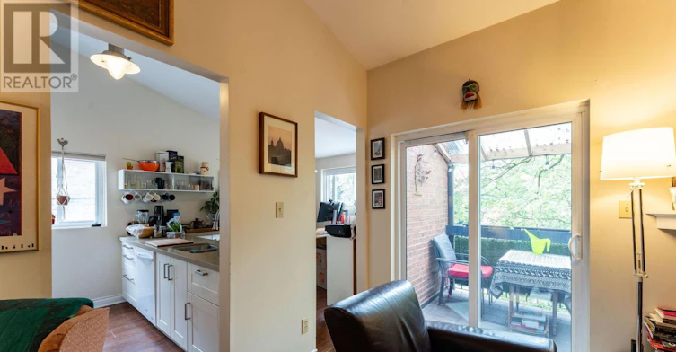 2ND FLOOR-580 Indian Road, Toronto, ON, M6P 2C2 - 8