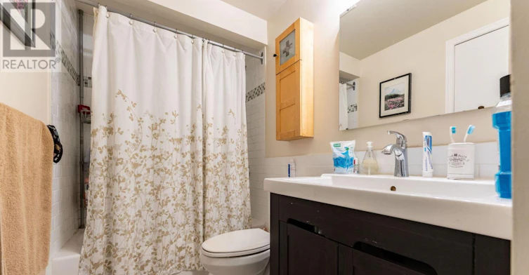 2ND FLOOR-580 Indian Road, Toronto, ON, M6P 2C2 - 13