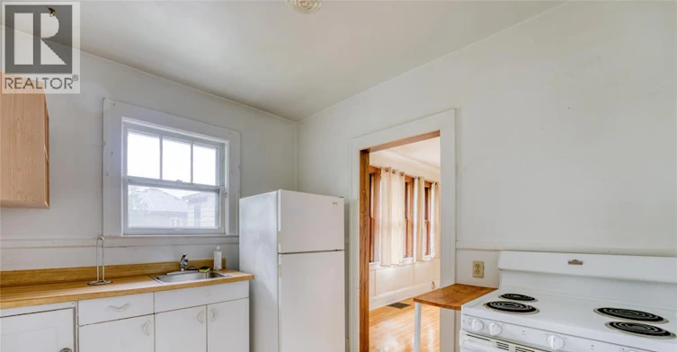 135 Oak Street, Windsor, ON, N9A 5E5 - 5