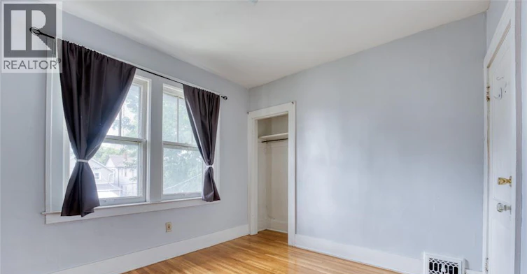 135 Oak Street, Windsor, ON, N9A 5E5 - 7
