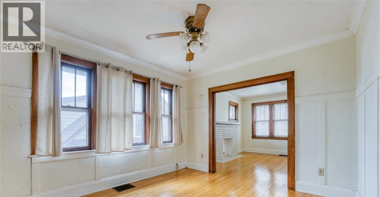 135 Oak Street, Windsor, ON, N9A 5E5 - 4