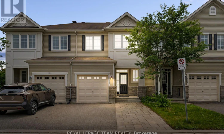 102 Lochnaw Private