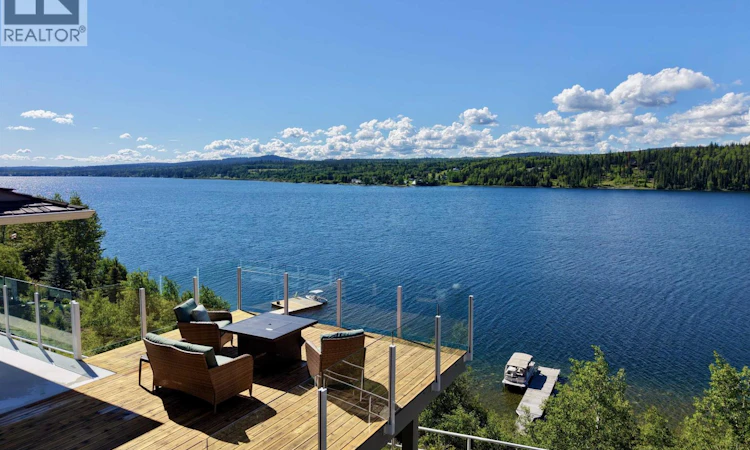 6168 Lakeshore Drive