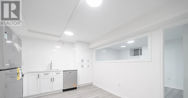 B101-2255 Weston Road, Toronto, ON, M9N 1Y5 - 2
