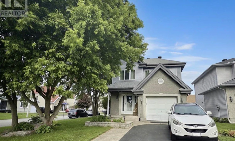 202 Sandra Crescent