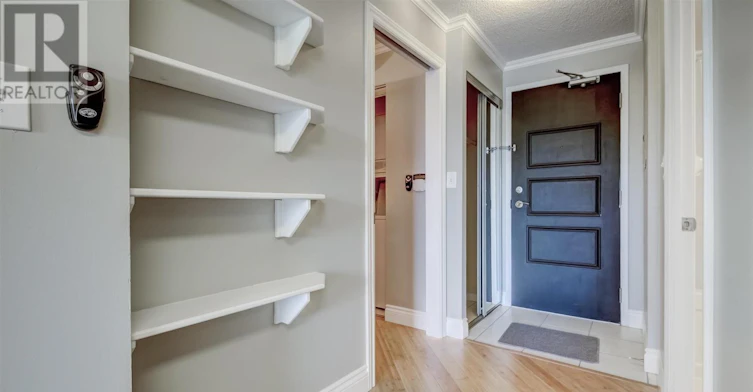 513-1733 Queen Street E, Toronto, ON, M4L 6S9 - 2