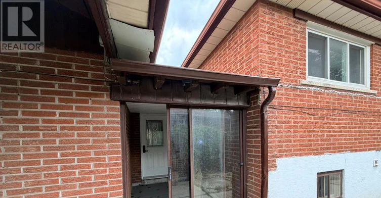 MAIN-64 Lexington Ave Avenue, Toronto, ON, M9V 2G8 - 40