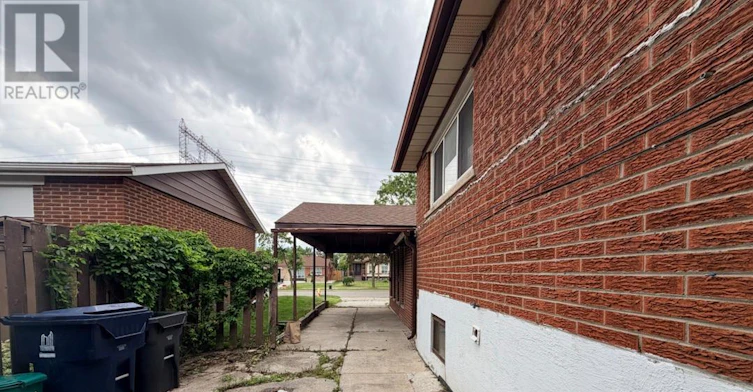 MAIN-64 Lexington Ave Avenue, Toronto, ON, M9V 2G8 - 5