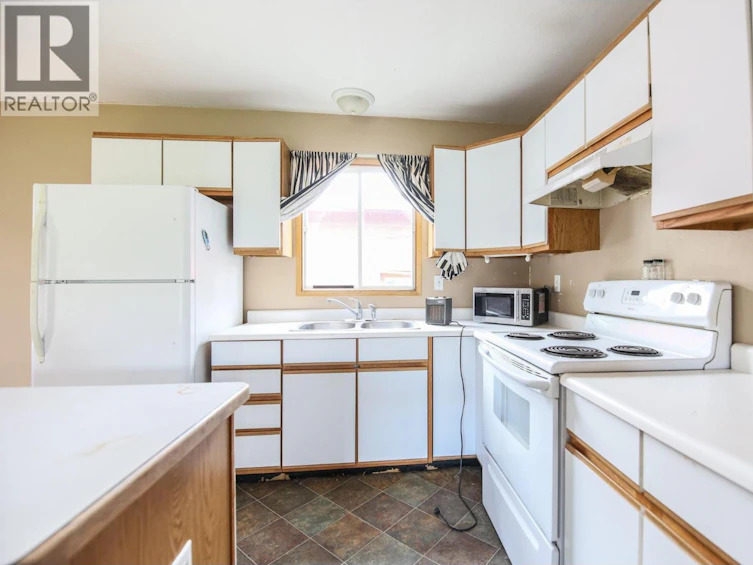 466 S Gold Avenue, Greenwood, BC, V0H 1J0 - 29
