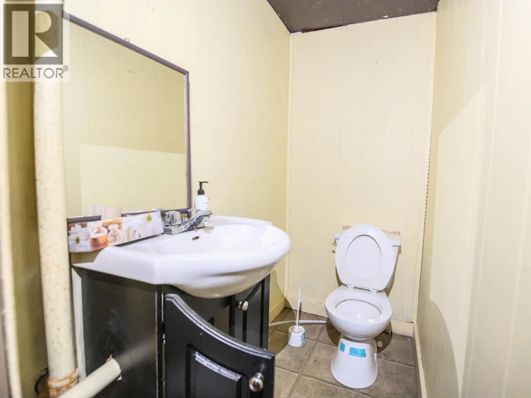 466 S Gold Avenue, Greenwood, BC, V0H 1J0 - 16