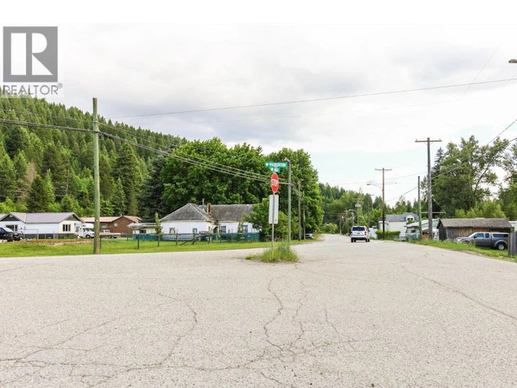 466 S Gold Avenue, Greenwood, BC, V0H 1J0 - 5