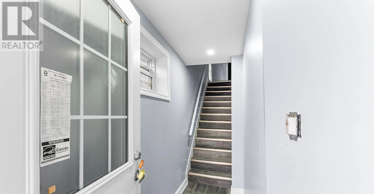 30 Division Street, St. Catharines, ON, L2R 3G2 - 2