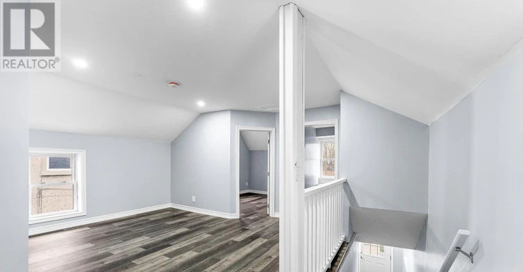 30 Division Street, St. Catharines, ON, L2R 3G2 - 3