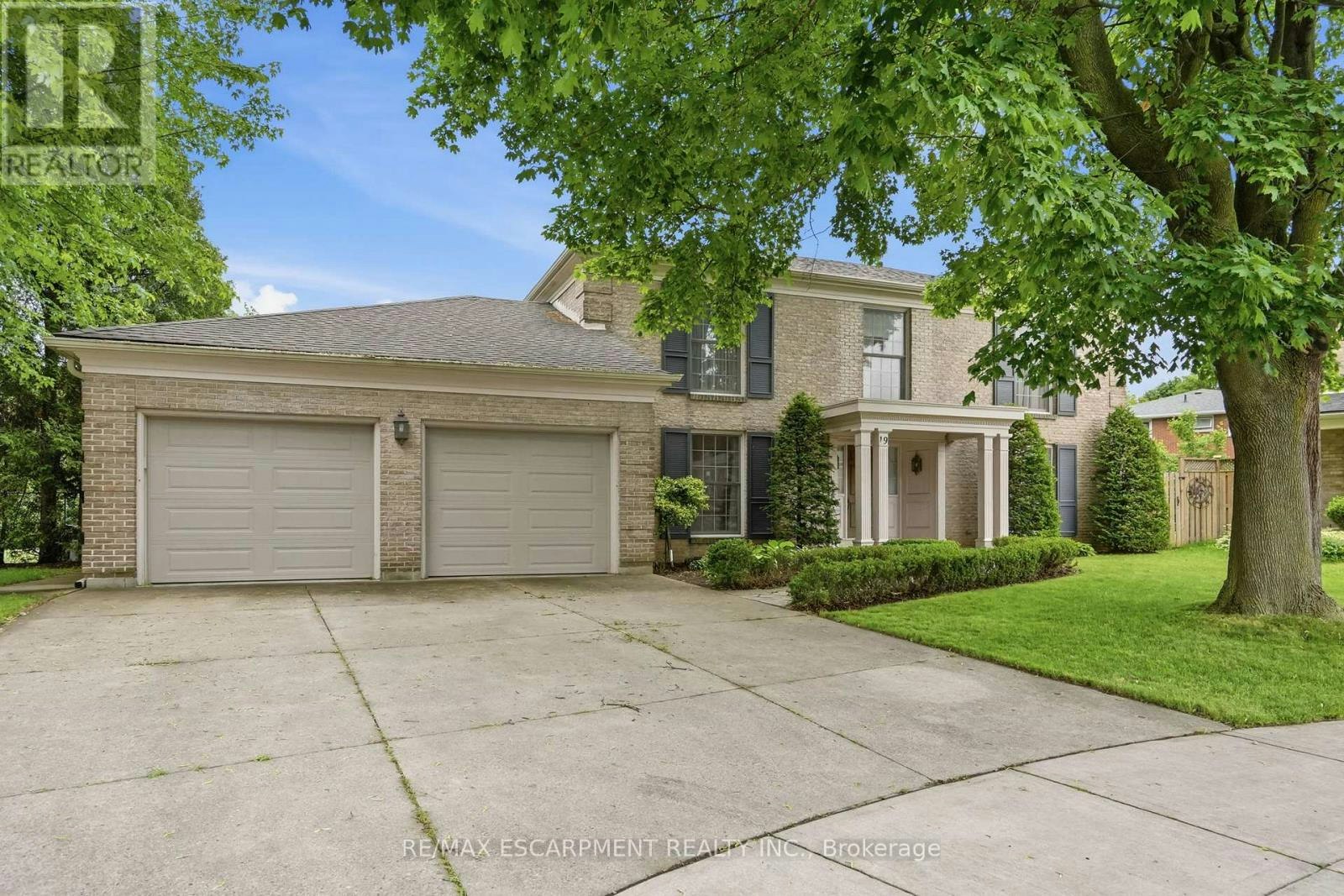 19 Verdun Court, Hamilton, ON, L9C 5W9