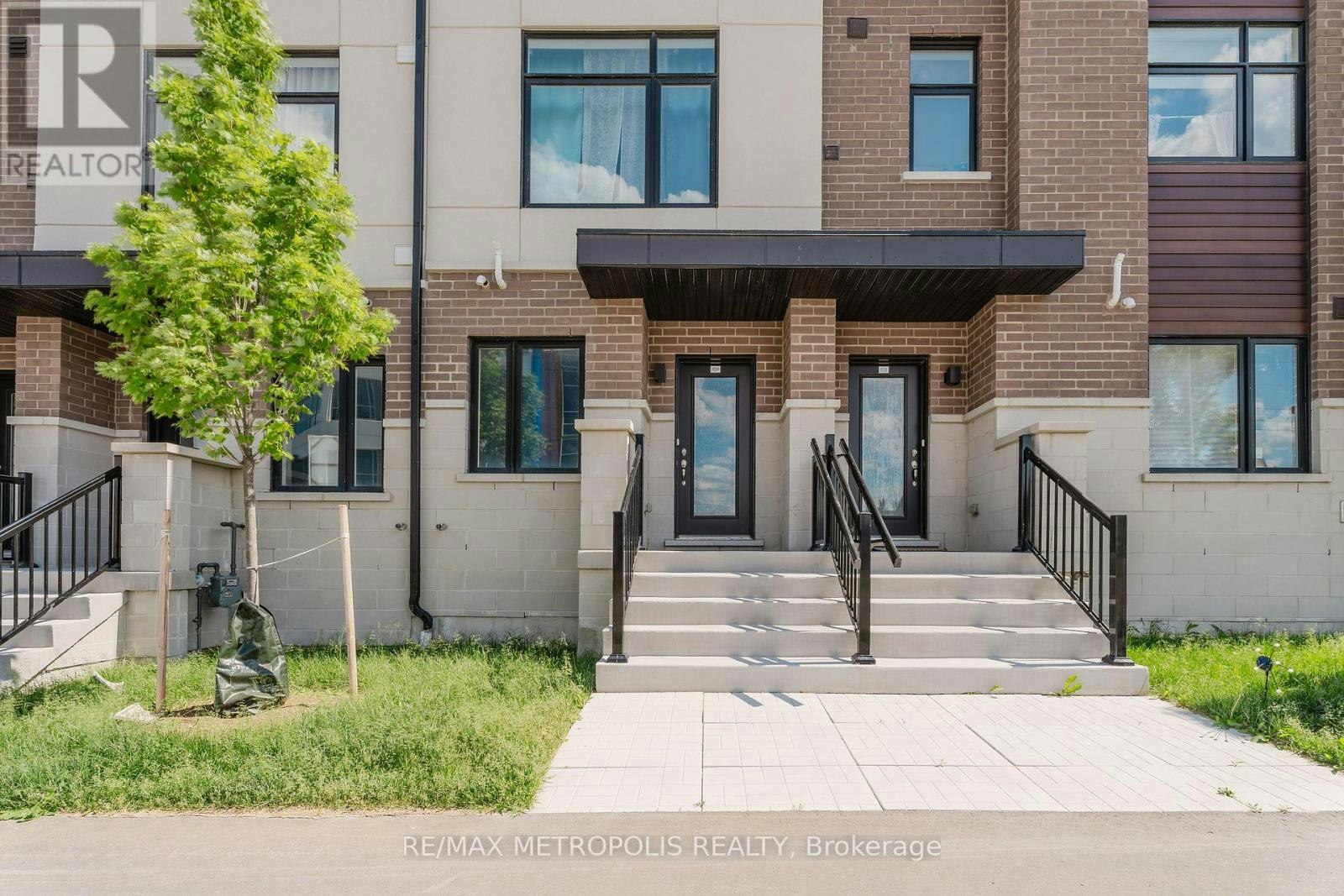 109-1695 Dersan Street, Pickering, ON, L1X 0S9