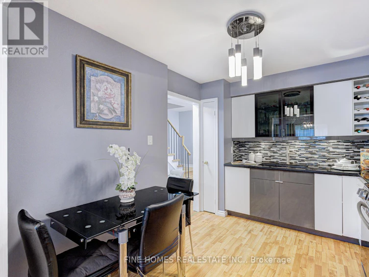 302 Maciver Boulevard, Newmarket, ON, L3X 1Y4 - 9
