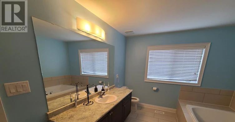 8054 Buckeye Crescent, Niagara Falls, ON, L2H 0N9 - 9