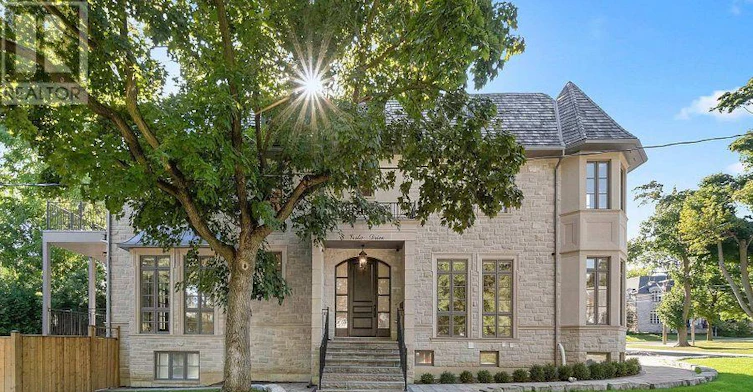 8 Vesta Drive, Toronto, ON, M5P 2Z5