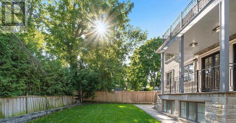8 Vesta Drive, Toronto, ON, M5P 2Z5 - 39