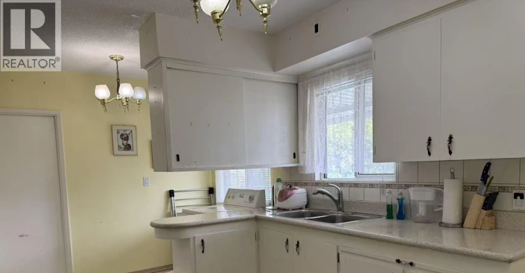 380 W 62nd Avenue, Vancouver, BC, V5X 2E3 - 6
