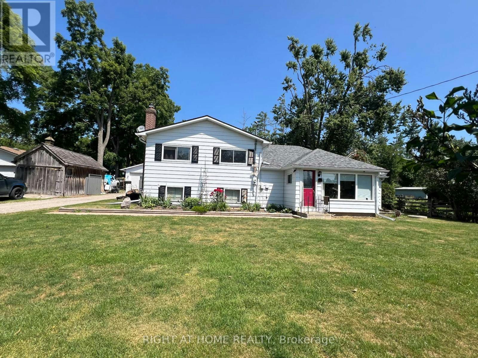 12 Lakeshore Road E, Oro-Medonte, ON, L0L 2E0
