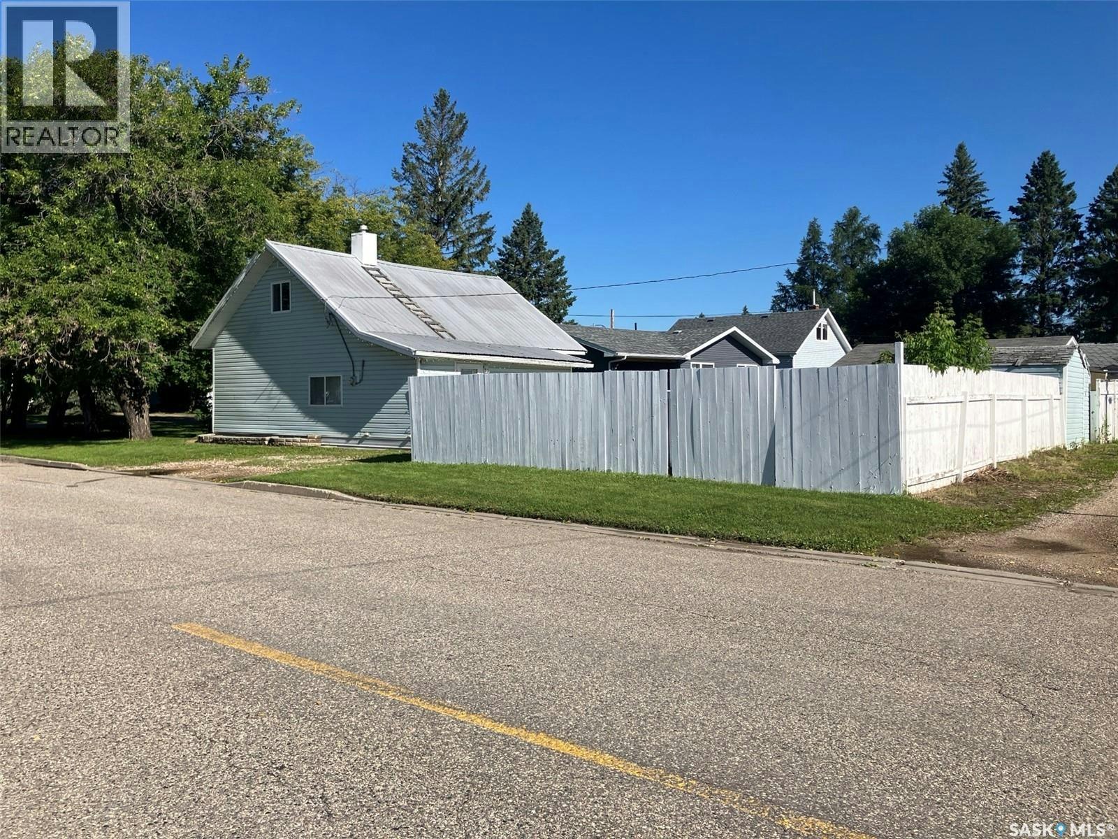 911 1st Street W, Nipawin, SK, S0E 1E0