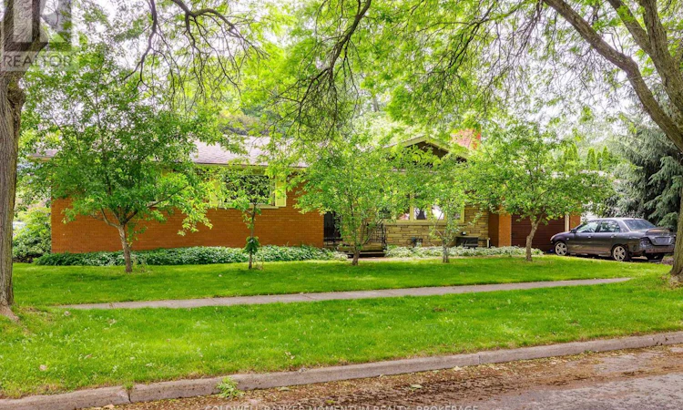 6416 Clare Crescent