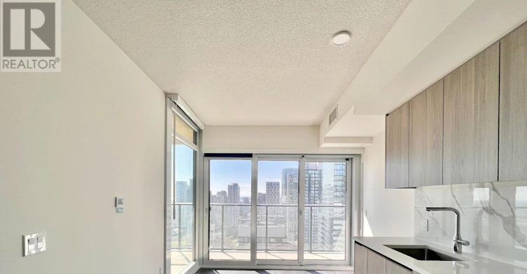 3212-3 Concord Cityplace Way, Toronto, ON, M5V 0X4 - 5