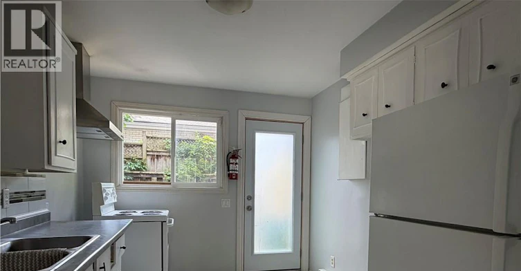 2-379 Holly Street, Waterloo, ON, N2L 4G5 - 4