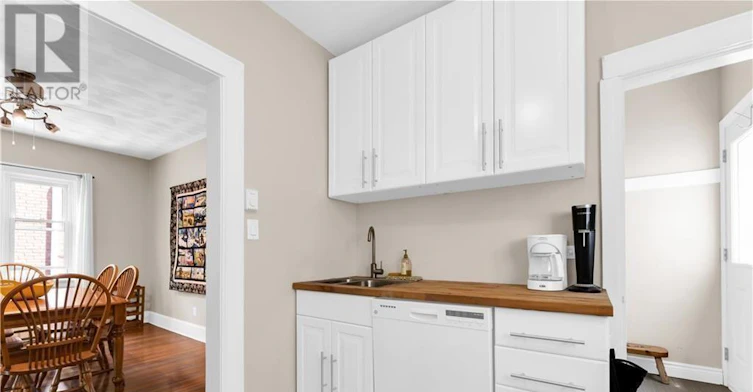 24 Desjardins Avenue, Ottawa, ON, K1N 5N9 - 10
