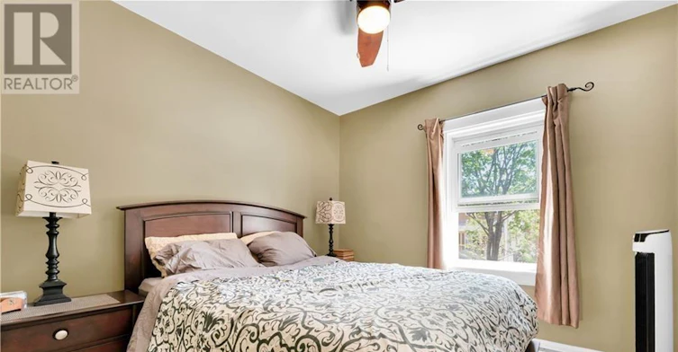 24 Desjardins Avenue, Ottawa, ON, K1N 5N9 - 7