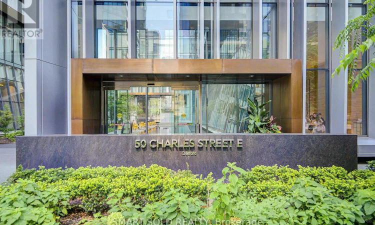 2909-50 Charles Street E