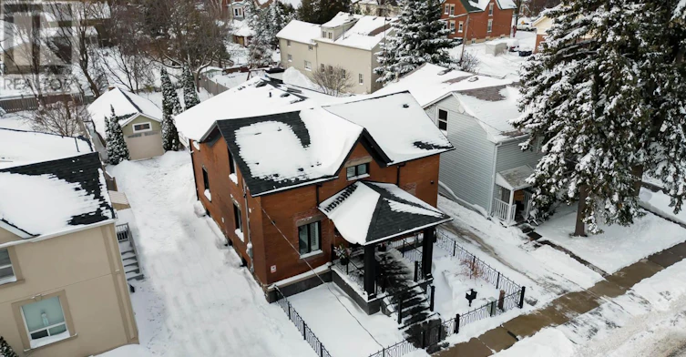 21 Elizabeth Street N, Brampton, ON, L6X 1S1 - 2
