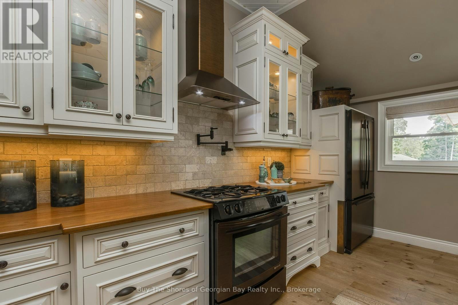 40 Polish Avenue, Penetanguishene, ON, L9M 1W7