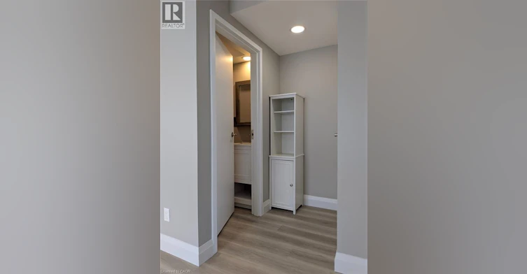11-135 Wellington Street N, Kitchener, ON, N2H 5J9 - 12