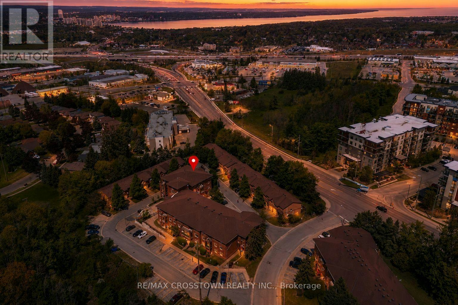 303-1 Quail Crescent, Barrie, ON, L4N 6W9