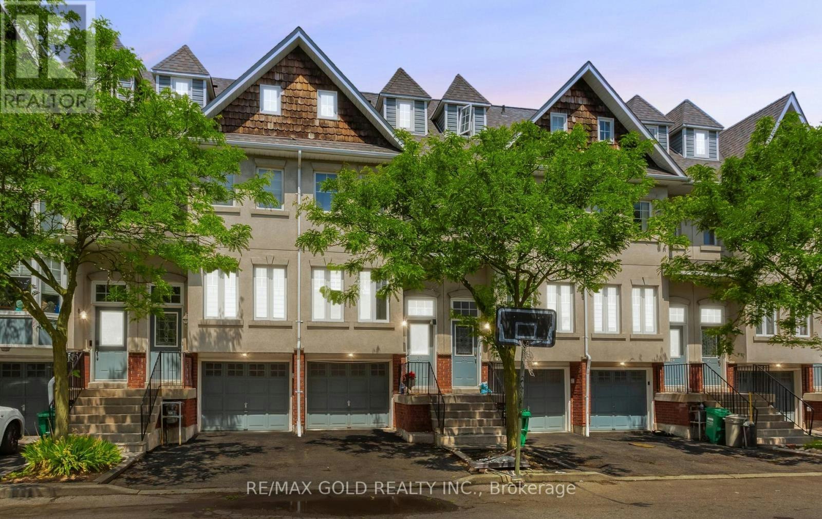 37-800 Dundas Street W, Mississauga, ON, L5C 4S5
