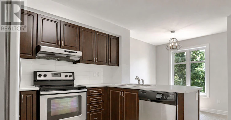 31 Pritchard Drive, Ottawa, ON, K2G 1B2 - 3