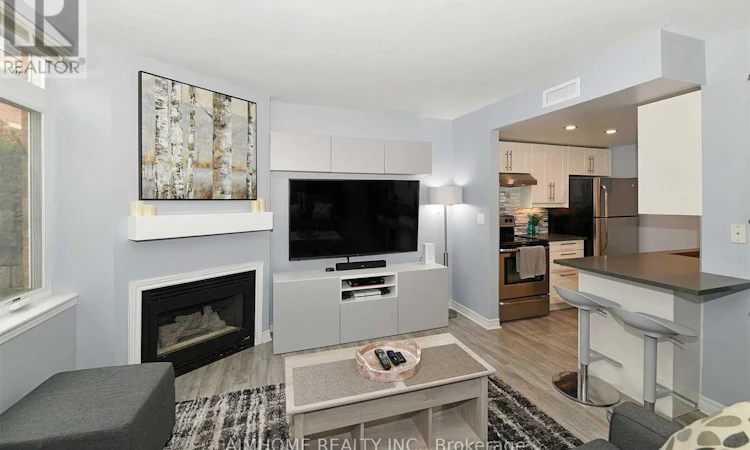 1-100 Redpath Avenue