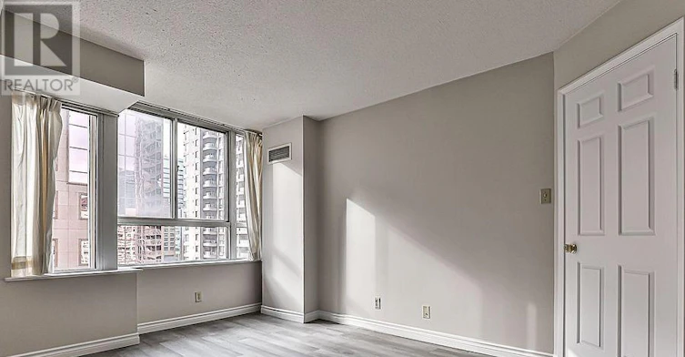 1307-717 Bay Street, Toronto, ON, M5G 2J9 - 21