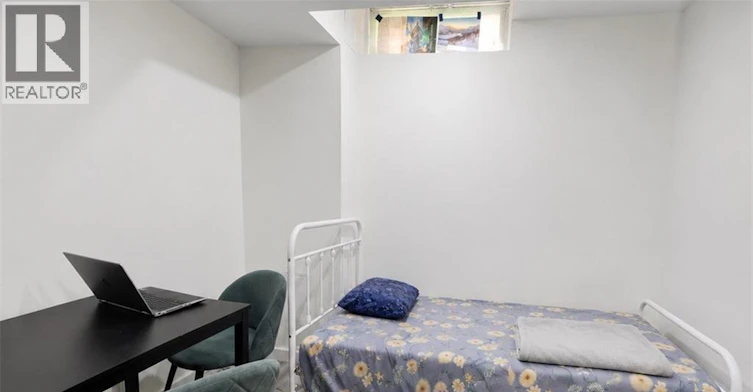 Lower-67 Karen Walk, Waterloo, ON, N2L 5K1 - 4
