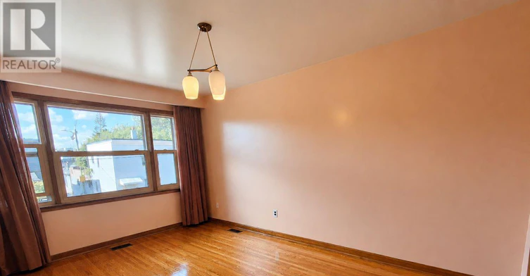 5 Pendrith Street, Toronto, ON, M6G 1R6 - 2