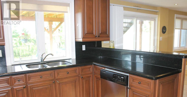 37 Townwood Drive, Richmond Hill, ON, L4E 4S9 - 7