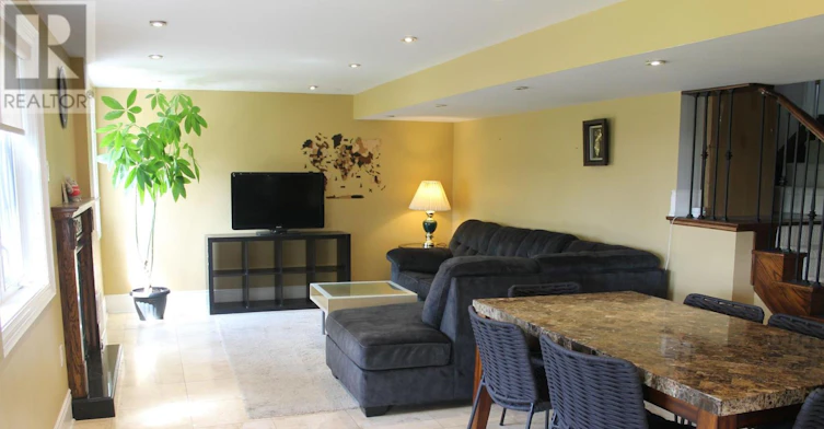 37 Townwood Drive, Richmond Hill, ON, L4E 4S9