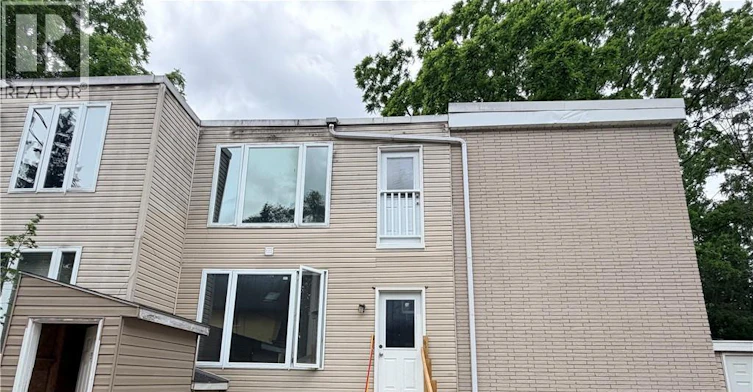 4-74 William Street W, Waterloo, ON, N2L 1J7